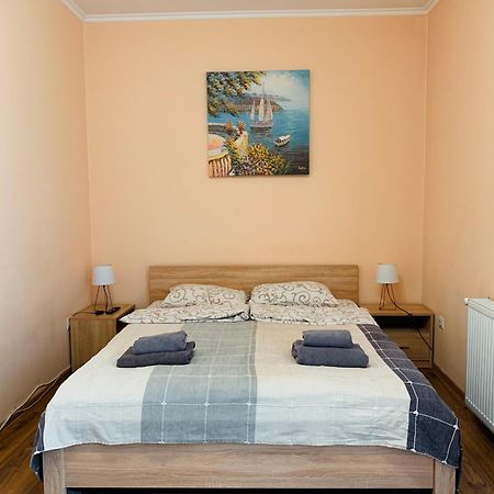 Apartments Domovik Мостова 5 Кв 38 Mukacheve Exterior foto